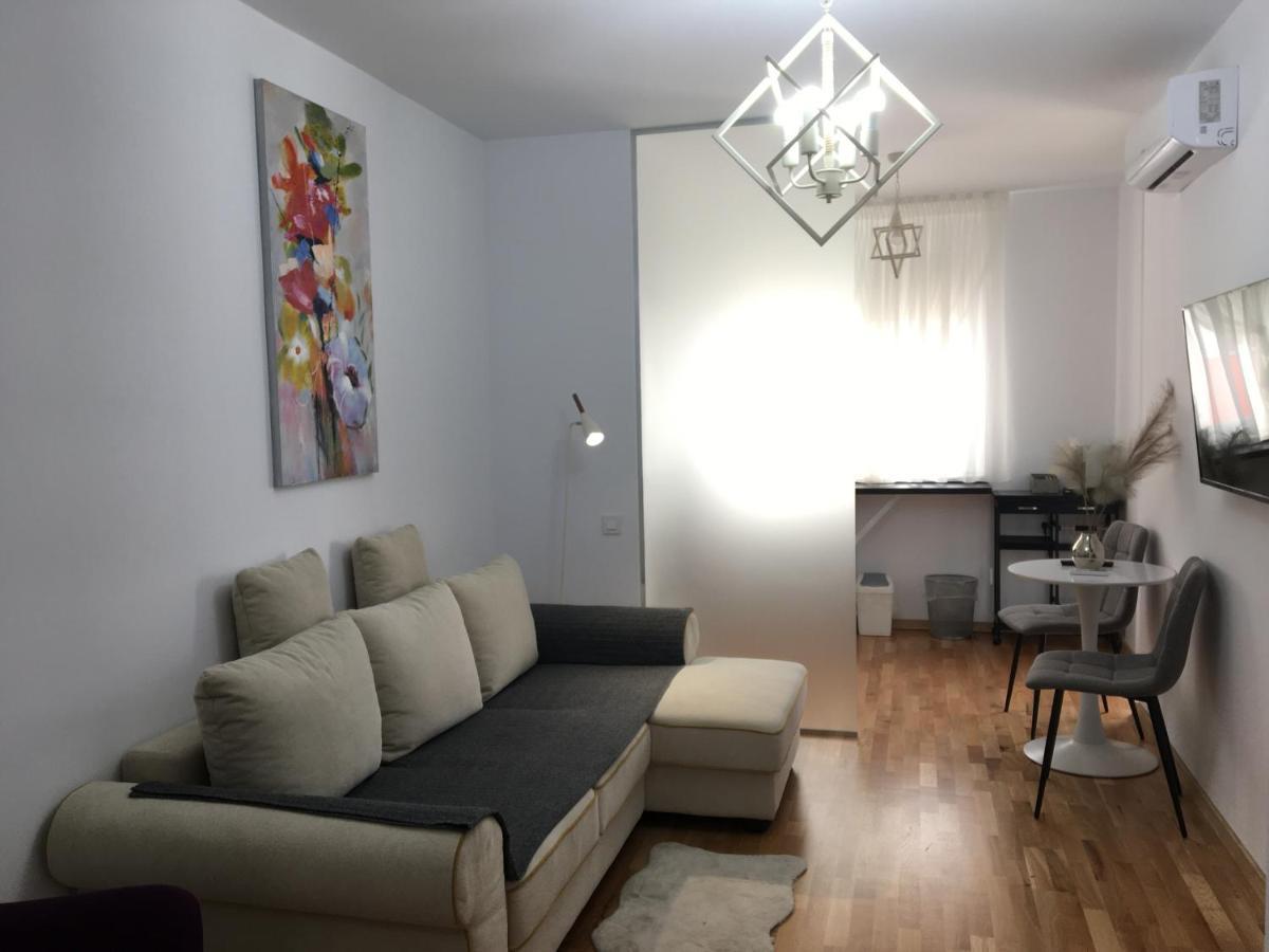 Top Level Residence Oradea Buitenkant foto