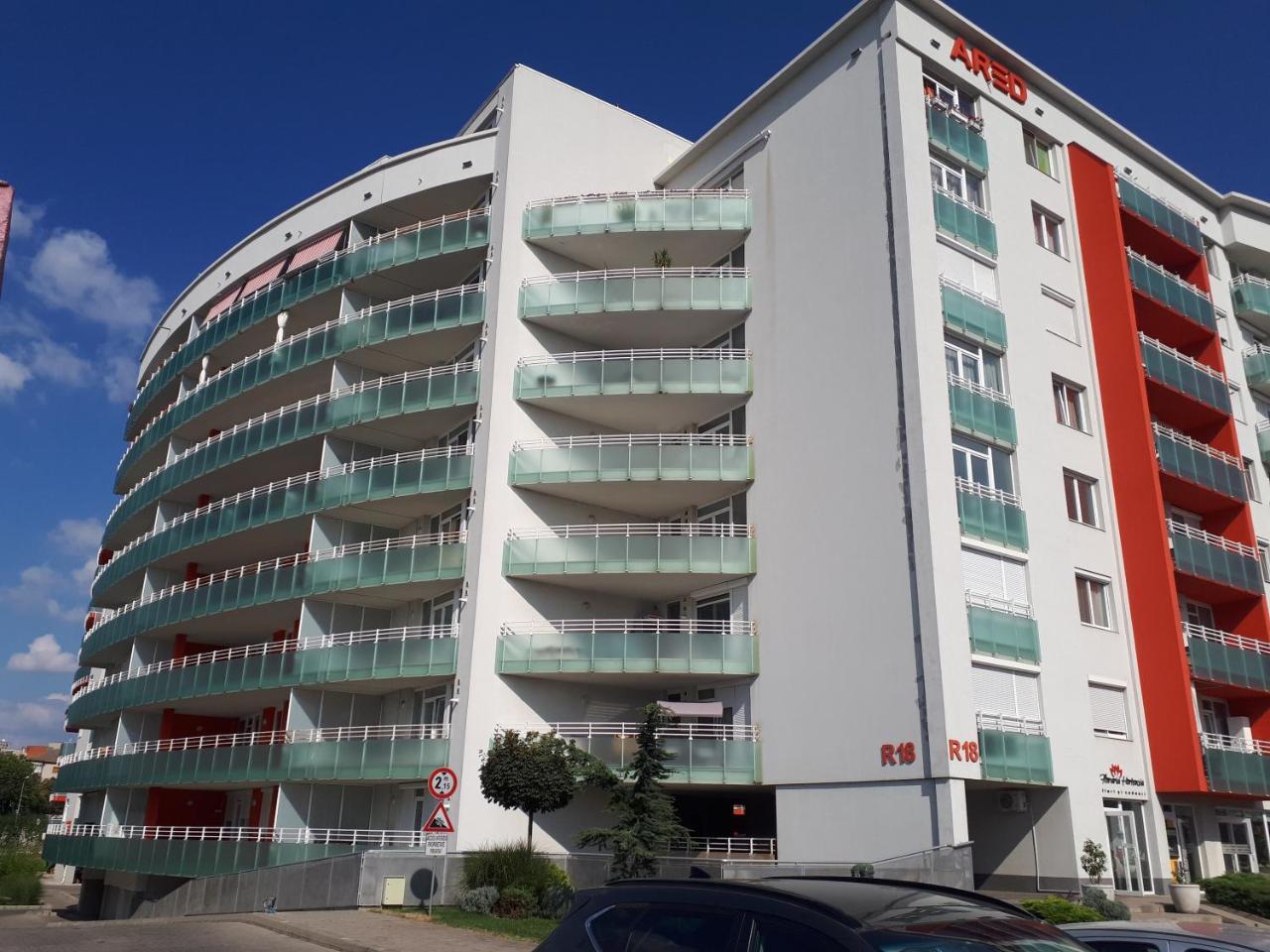 Top Level Residence Oradea Buitenkant foto
